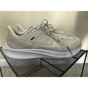 Nike Womens Air Zoom Pegasus 40 White Gray Shoe Sneakers Size 10 FB2383-900